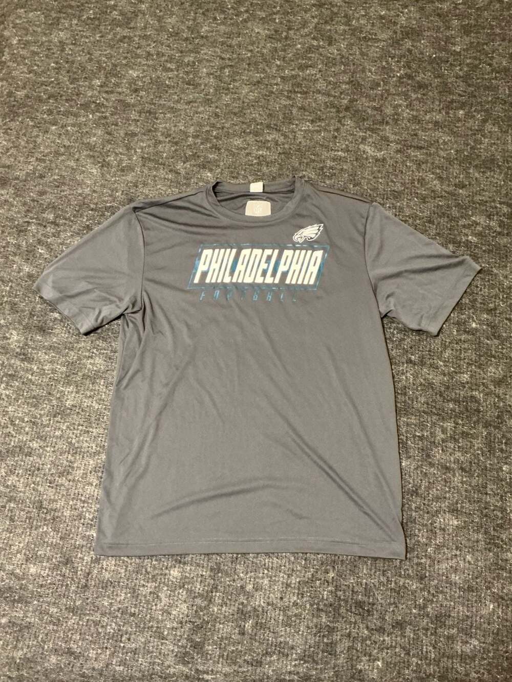 NFL Philadelphia Eagles Synthetic Short Sleeve T-Shirt Mens Size Large Gray
